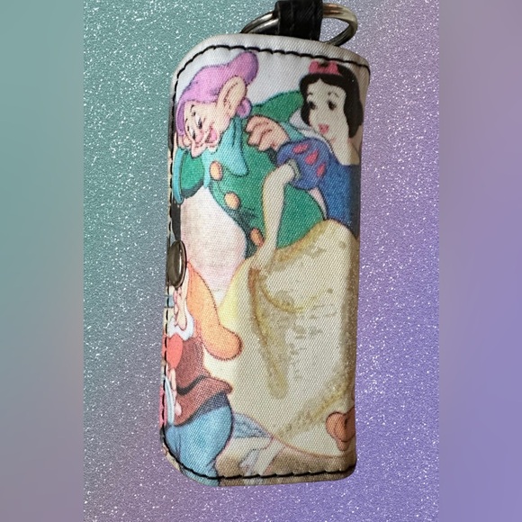 Disney Snow White & Dwarfs Cosmetic Case and Detachable Matching Lipstick Case - Picture 8 of 11